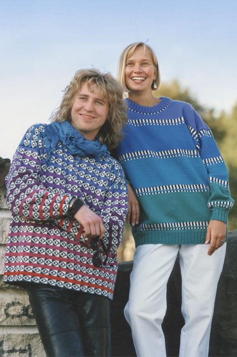 Pullover mit kleinem Kachelmuster und Farbblöcken